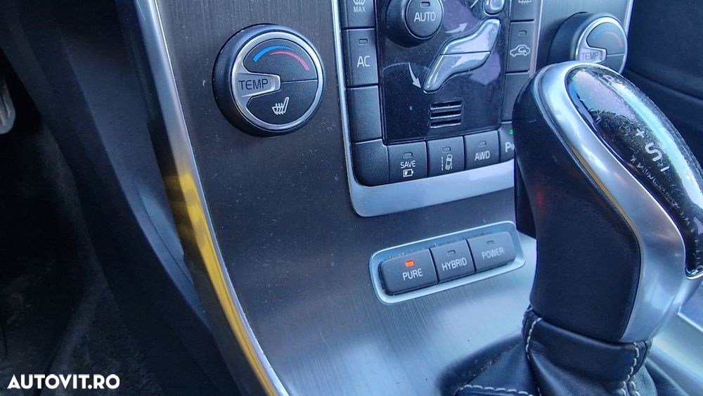 Volvo V60 D6 Plug-In-Hybrid AWD Geartronic Summum - 25