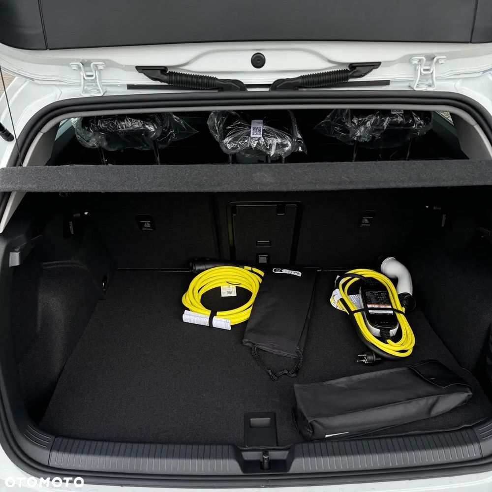 Volkswagen Golf 1.5 TSI EHybrid PHEV 150kW Life Plus DSG - 11