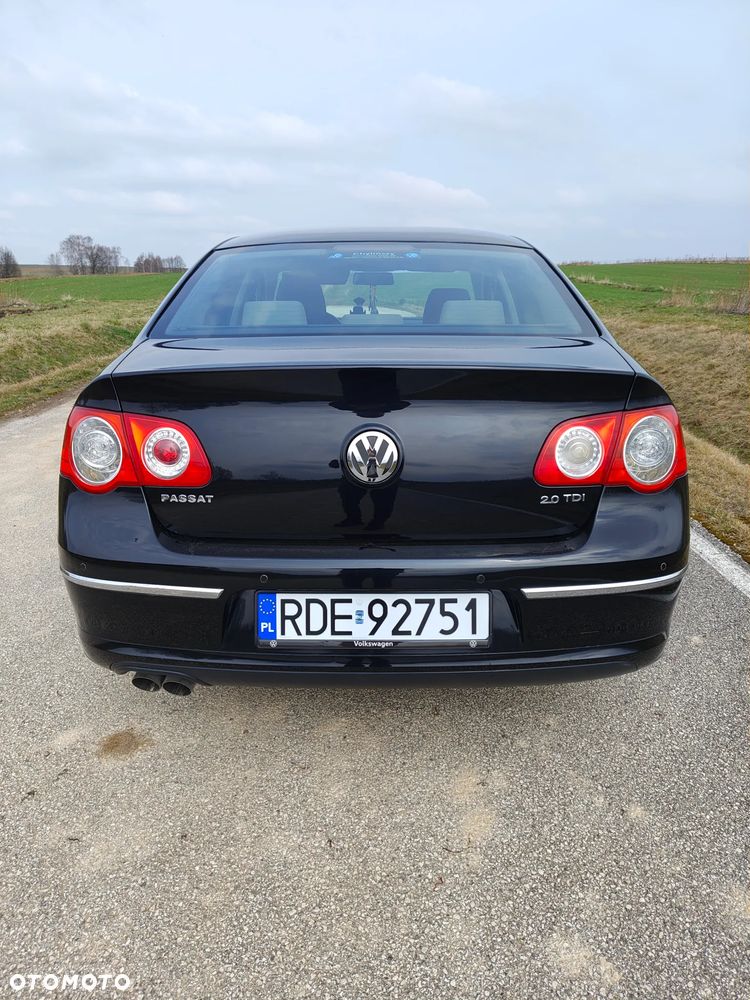 Volkswagen Passat 2.0 TDI Perfectline R-Style - 10