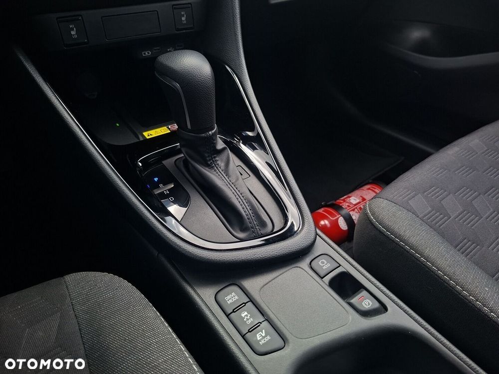 Toyota Yaris Hybrid 1.5 Style - 26