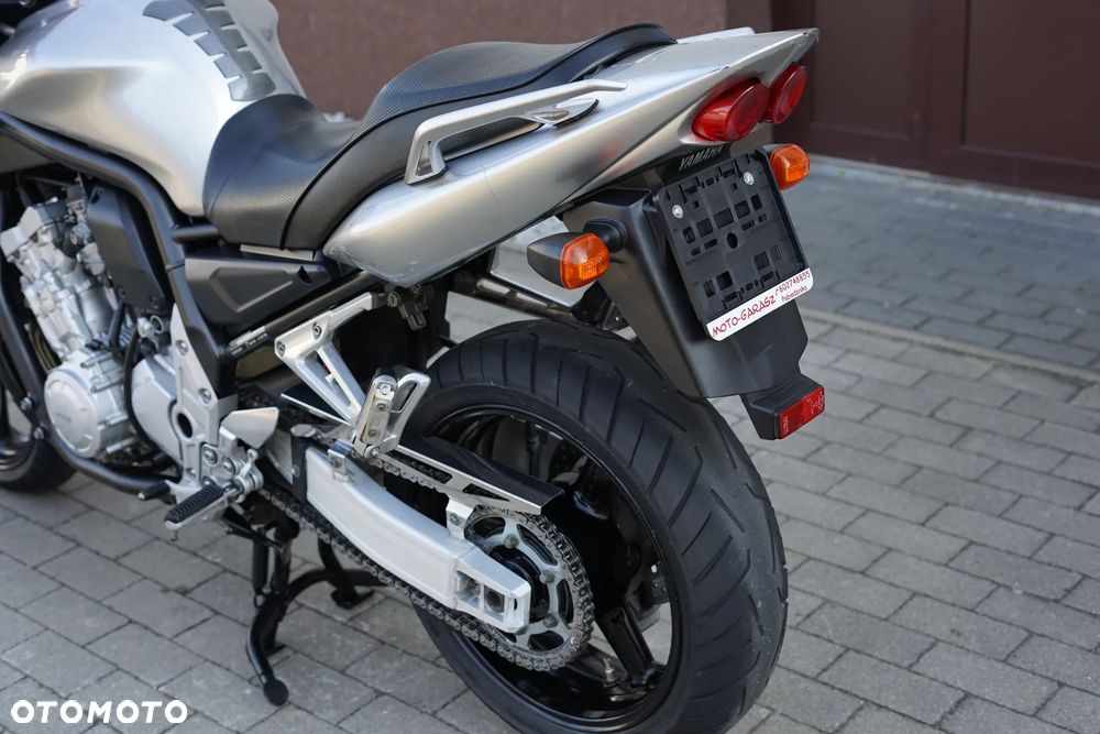 Yamaha FZS - 25