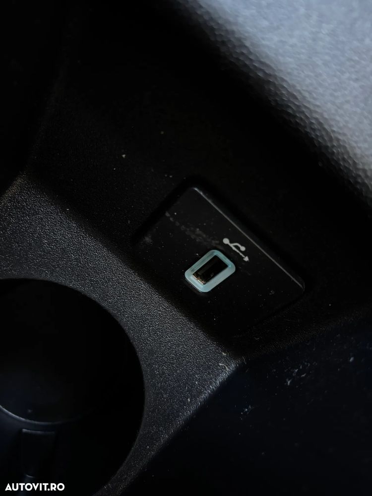 Ford Fiesta 1.1 Trend Connected - 26
