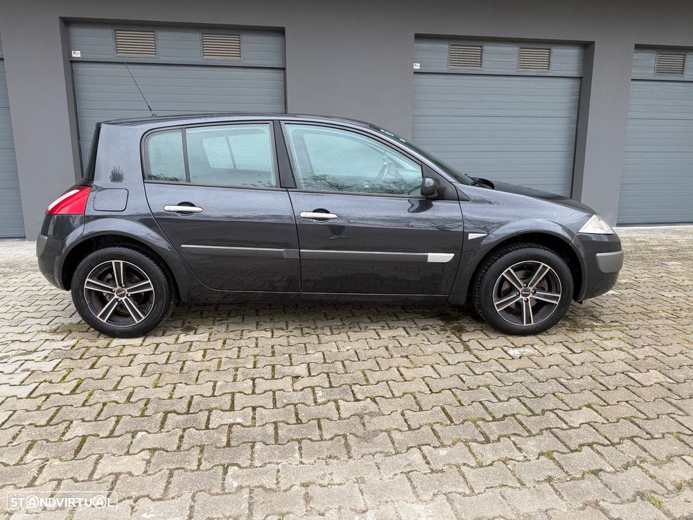 Renault Mégane 1.5 dCi Confort - 1