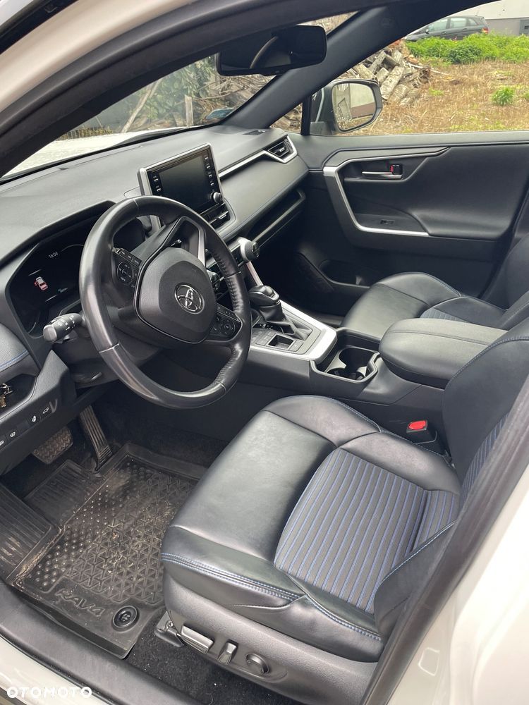 Toyota RAV4 - 7
