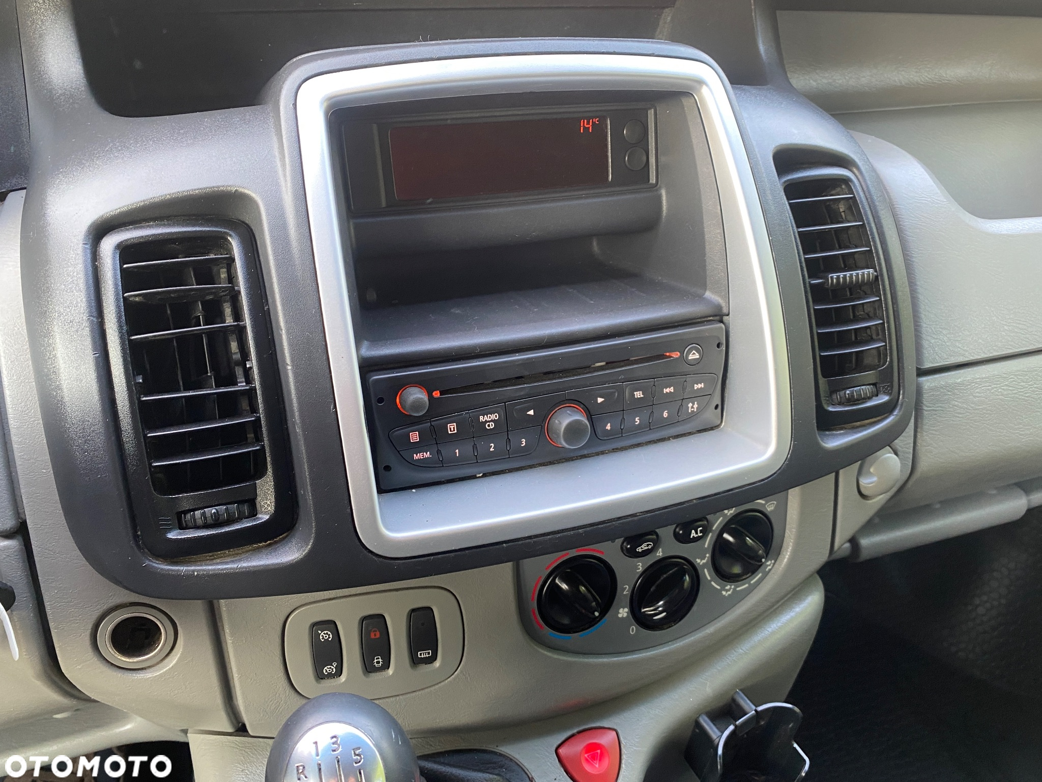 Opel VIVARO - 26