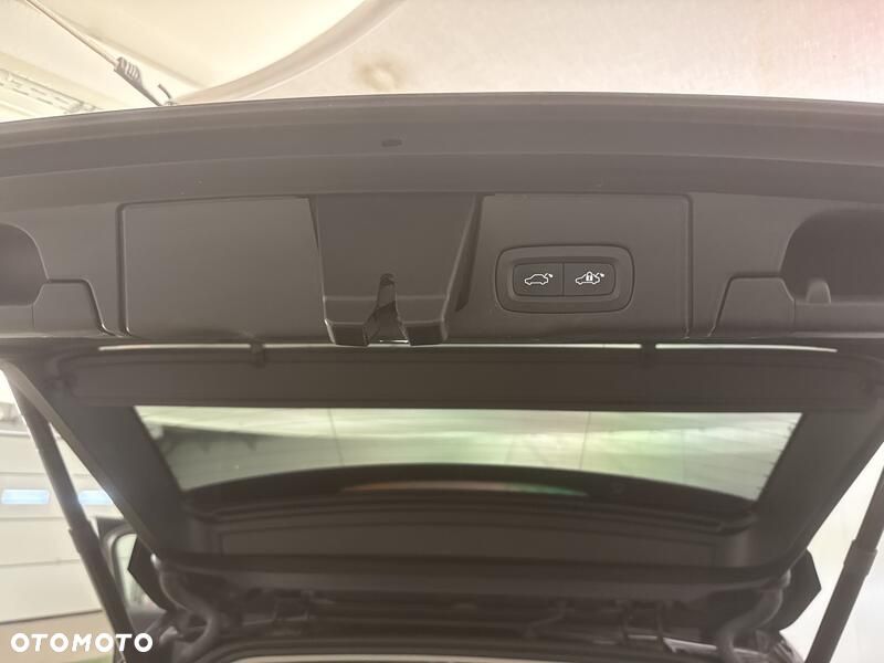 Volvo XC 60 B4 B Plus Dark - 14