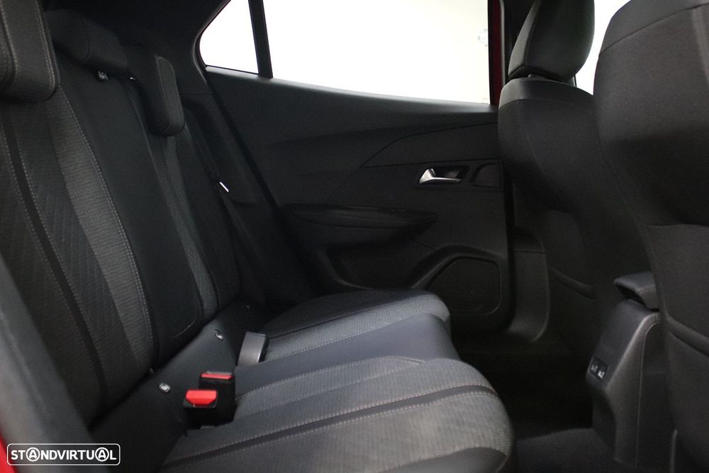 Peugeot 2008 1.2 PureTech Allure - 22