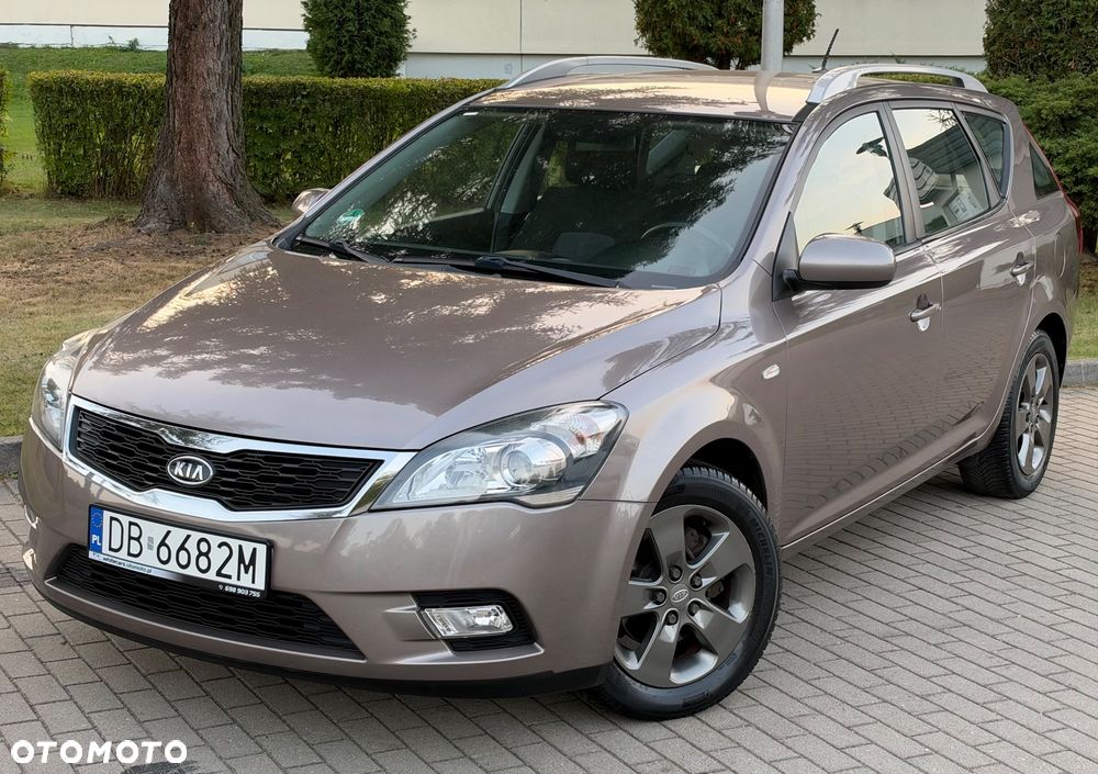 Kia Ceed 1.4 CVVT Dream-Team Edition - 21