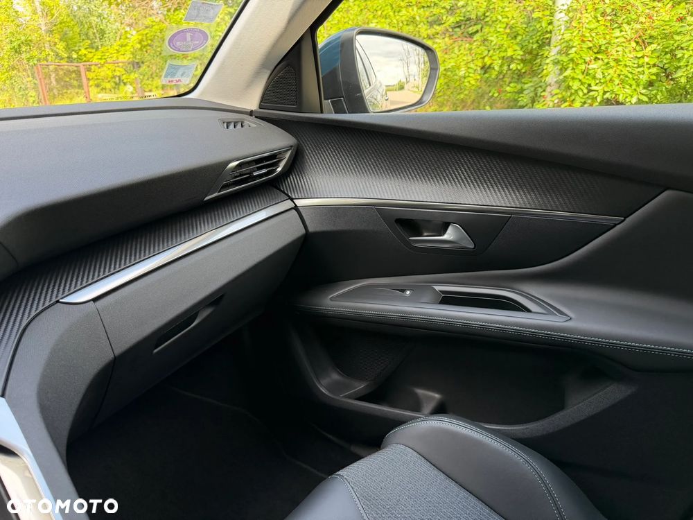 Peugeot 3008 225 e-EAT8 Allure - 33