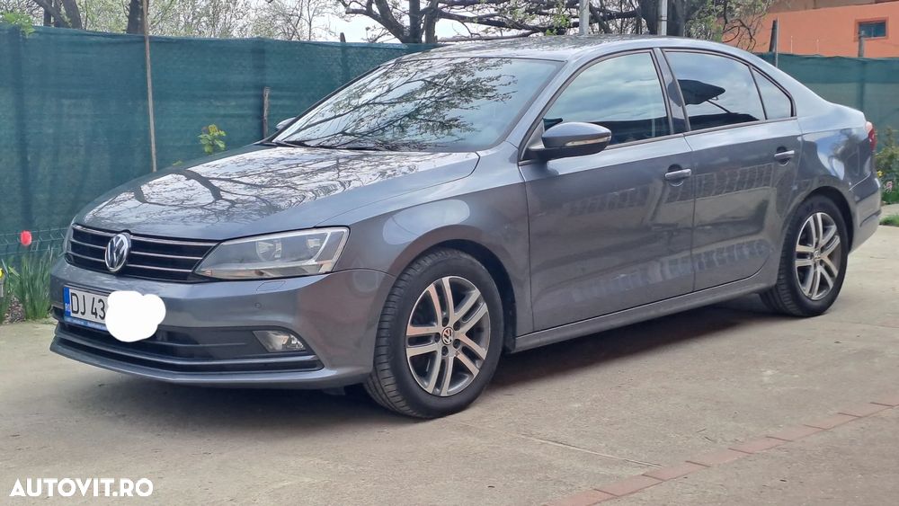 Volkswagen Jetta 2.0 TDI Comfortline - 11