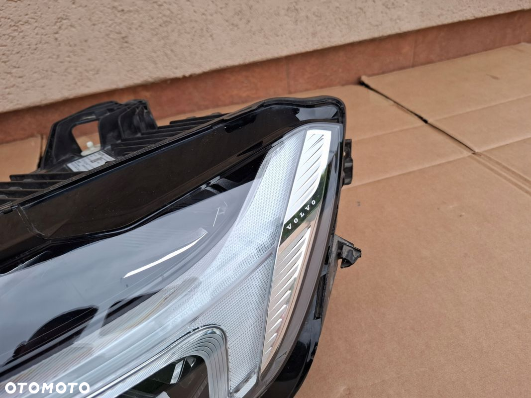 LAMPA PRZEDNIA VOLVO XC60 II MID LED ORYGINAŁ - 2