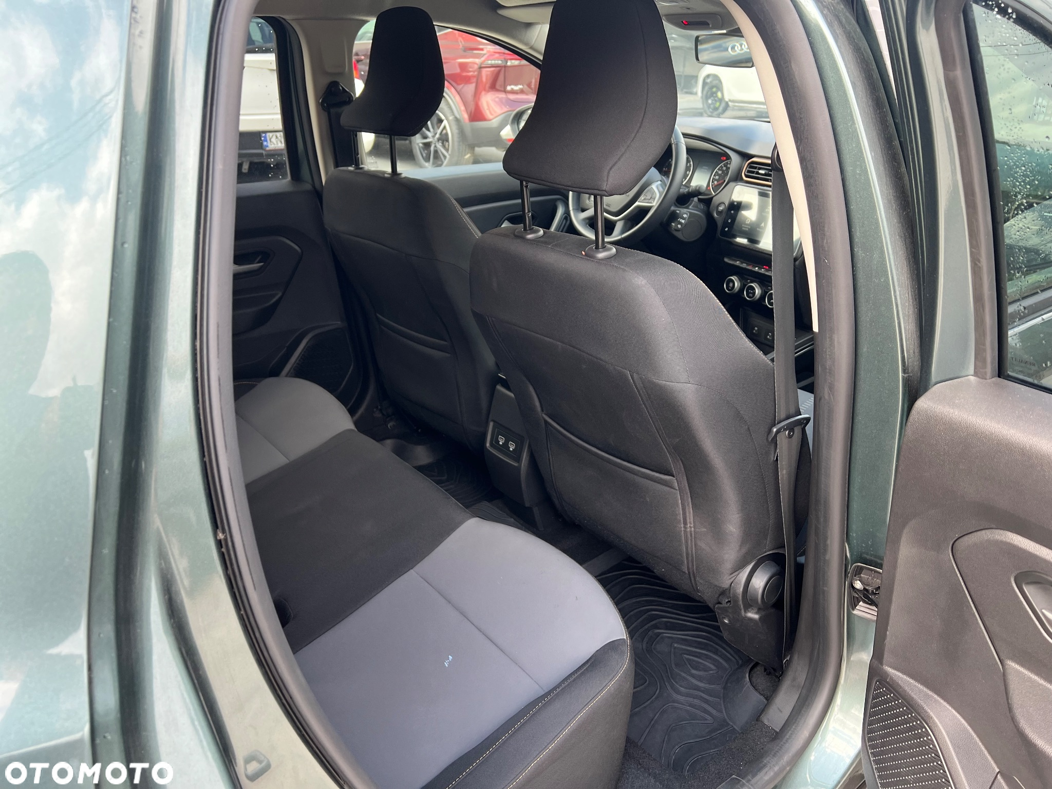 Dacia Duster TCe 100 2WD Celebration - 23