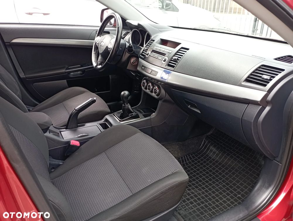 Mitsubishi Lancer 1.8 Invite - 9