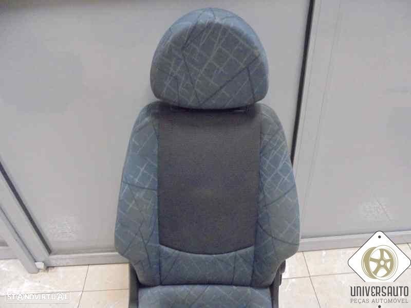 BANCO FRONTAL DIREITO SMART FORFOUR 2004 - 1