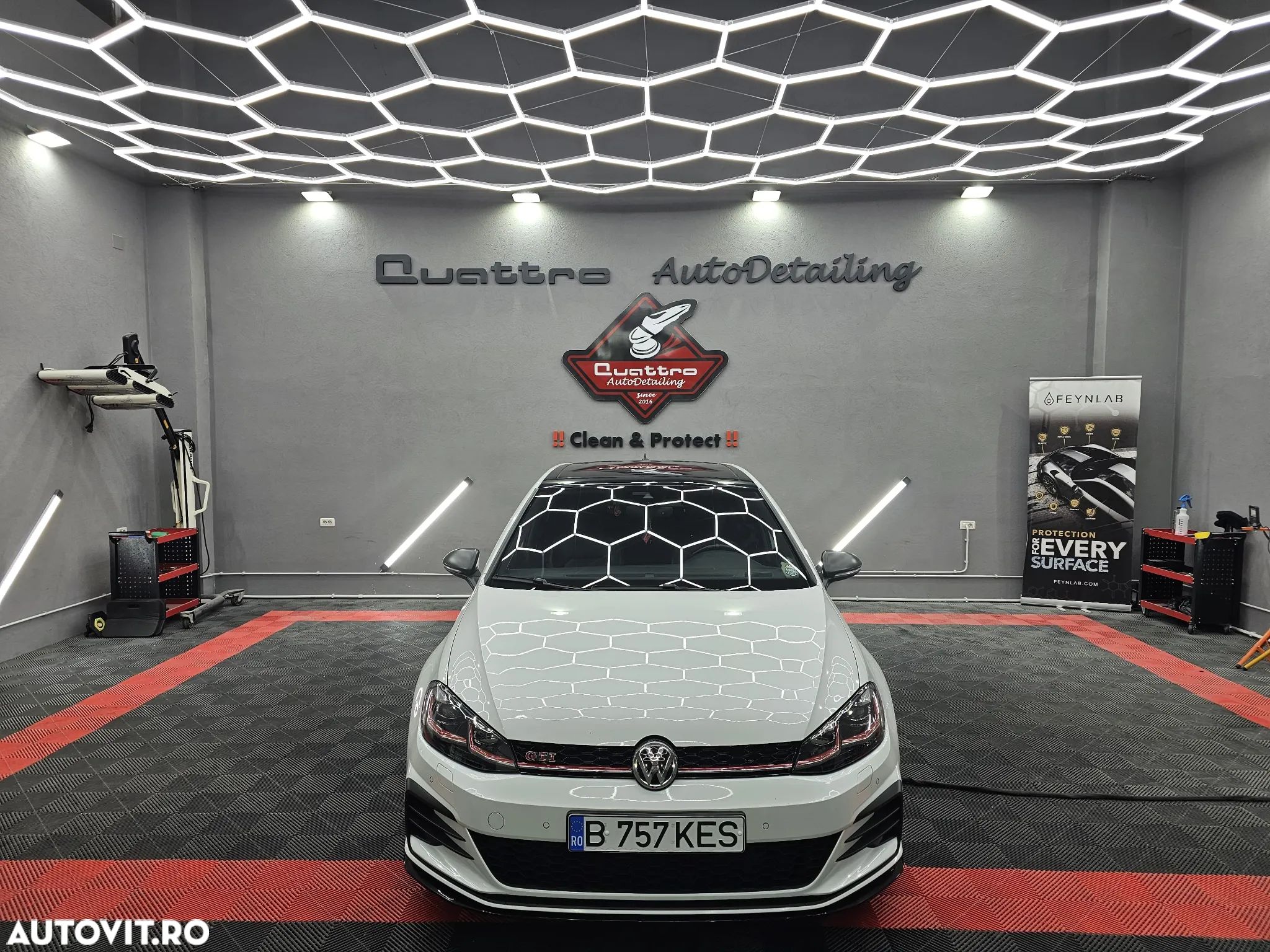 Volkswagen Golf GTI TCR 2.0 TSI OPF DSG - 1