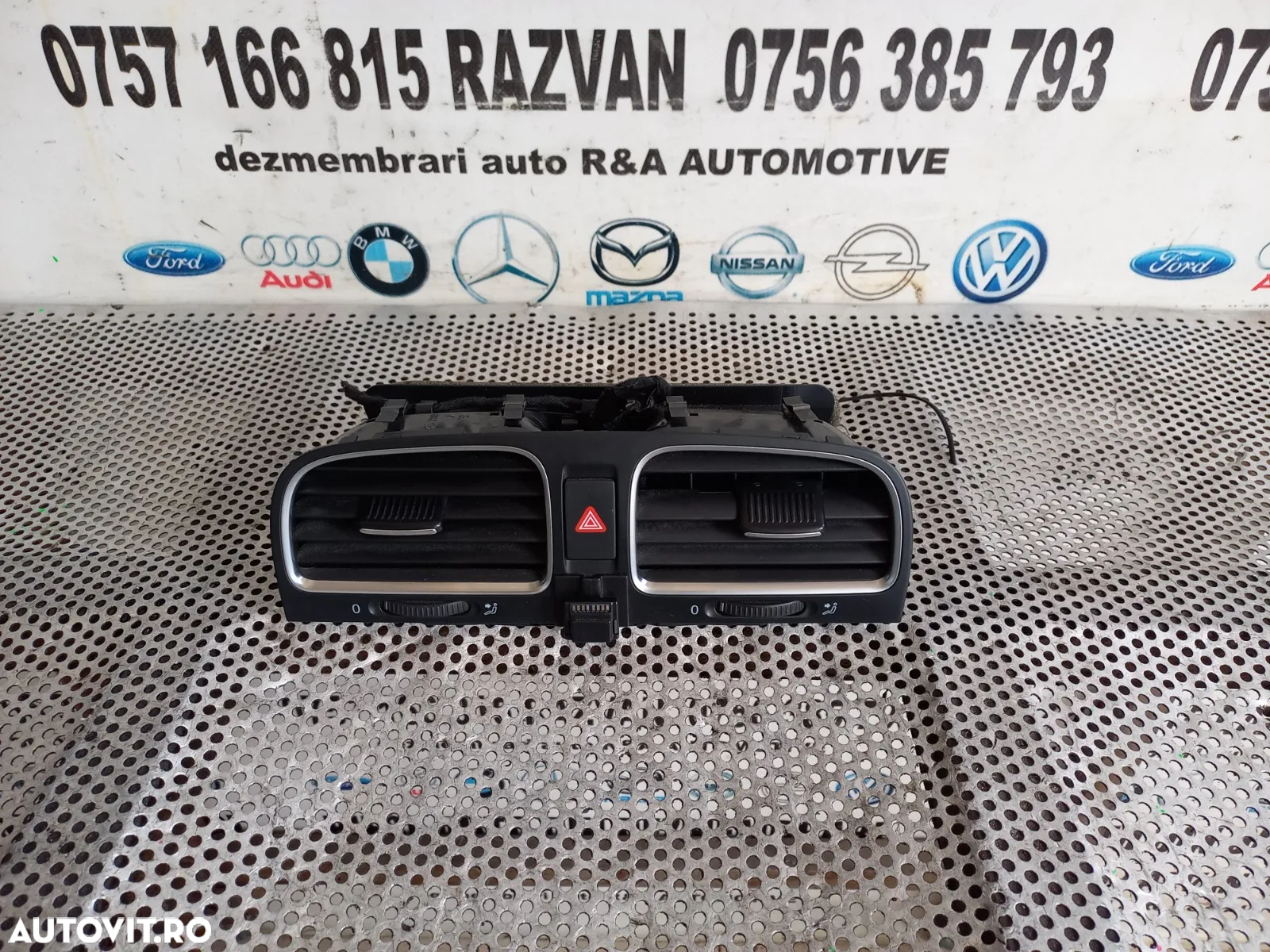 Grile Grila Ventilatie Centrala Bord Vw Golf 6 Vl - Dezmembrez Arad - 3