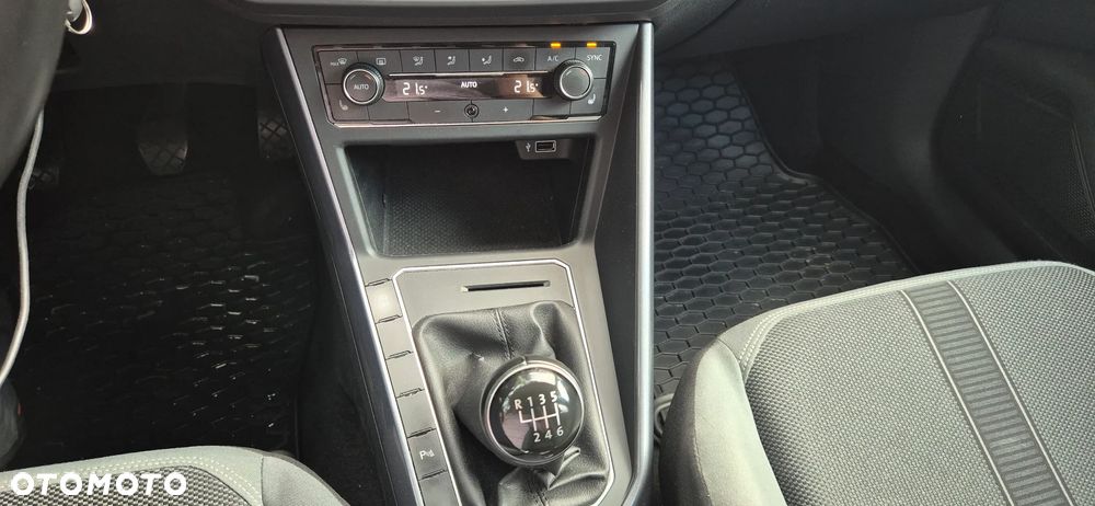 Volkswagen Polo - 13