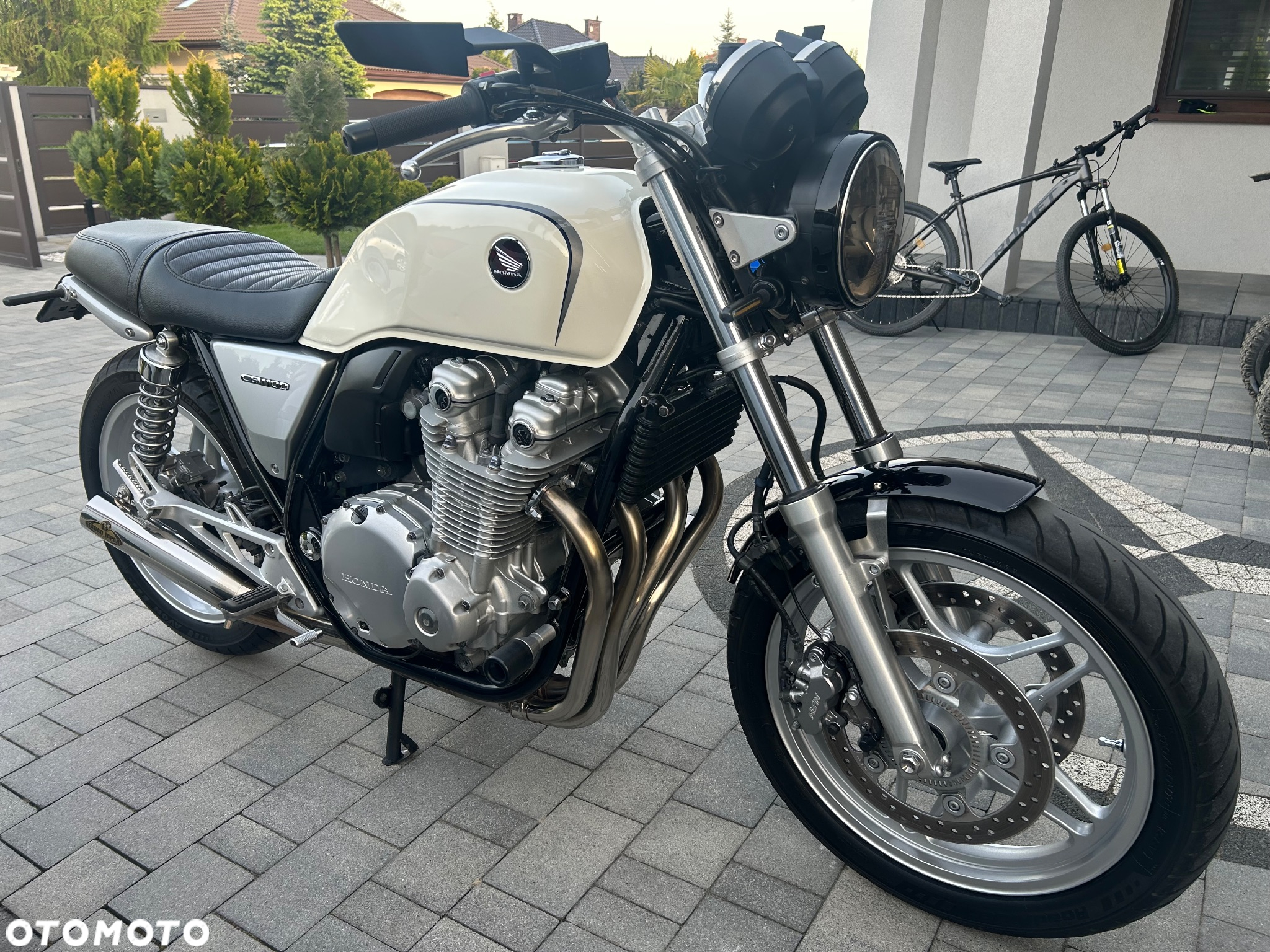 Honda CB - 4