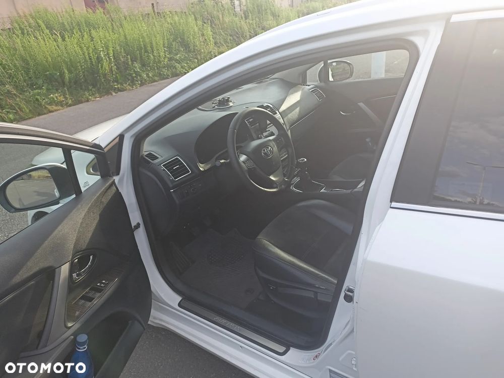 Toyota Avensis 2.0 Business Edition - 14