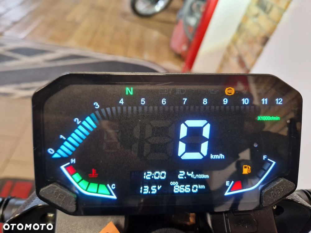 VOGE R125 - 5