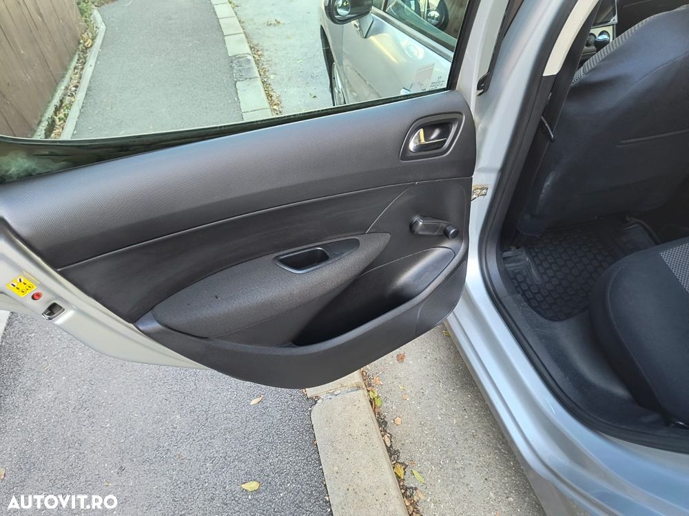 Peugeot 308 1.6HDi Confort Pack - 6