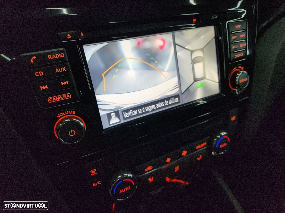 Nissan Qashqai 1.5 dCi N-Connecta 18 - 17