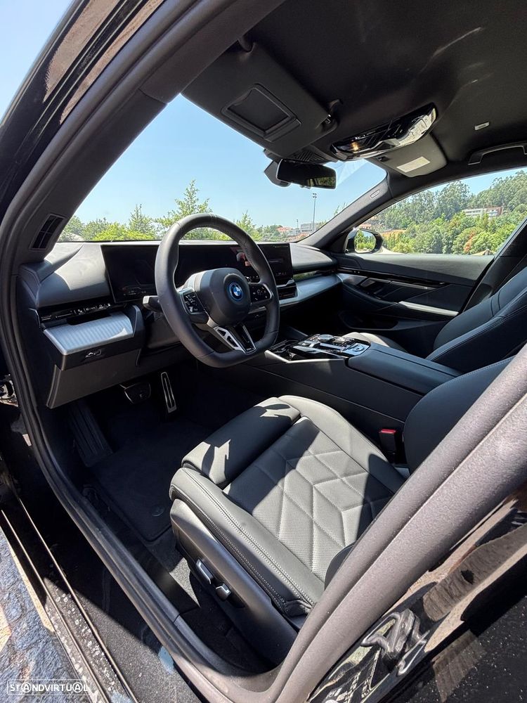 BMW 530 e Pack Desportivo M - 14