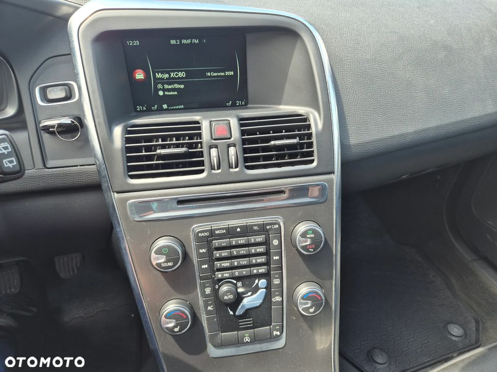 Volvo XC 60 D3 Momentum - 12