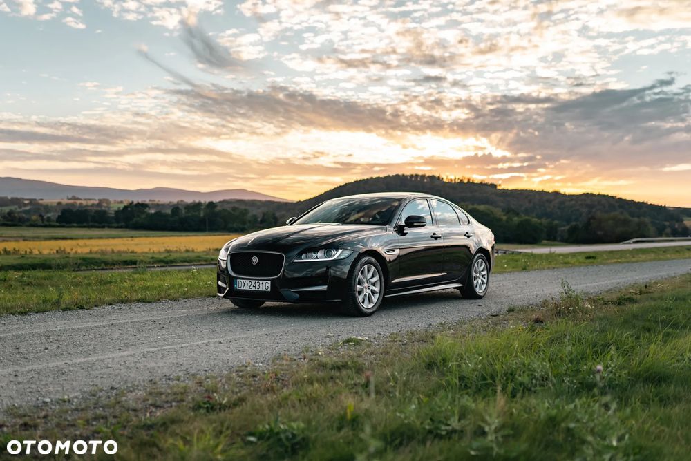 Jaguar XF E-Performance R-Sport - 1