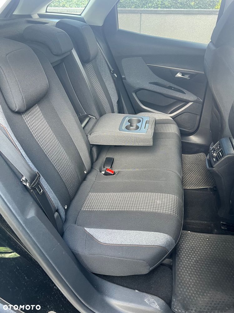 Peugeot 3008 1.2 PureTech Allure - 23