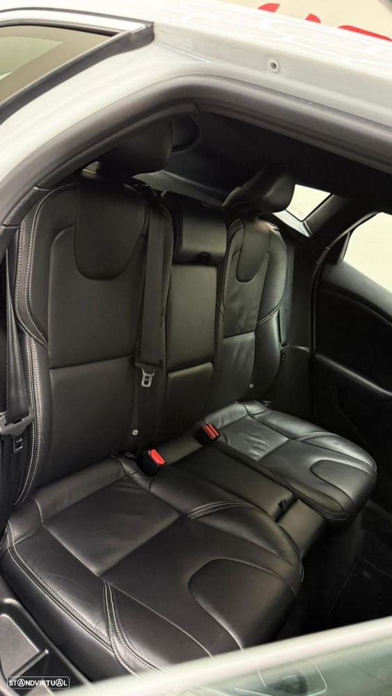 Volvo V40 2.0 D2 R-Design - 40