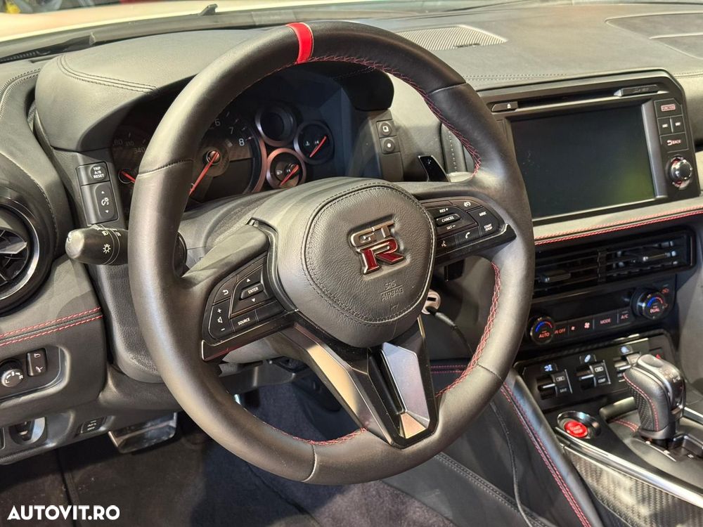 Nissan GT-R - 13