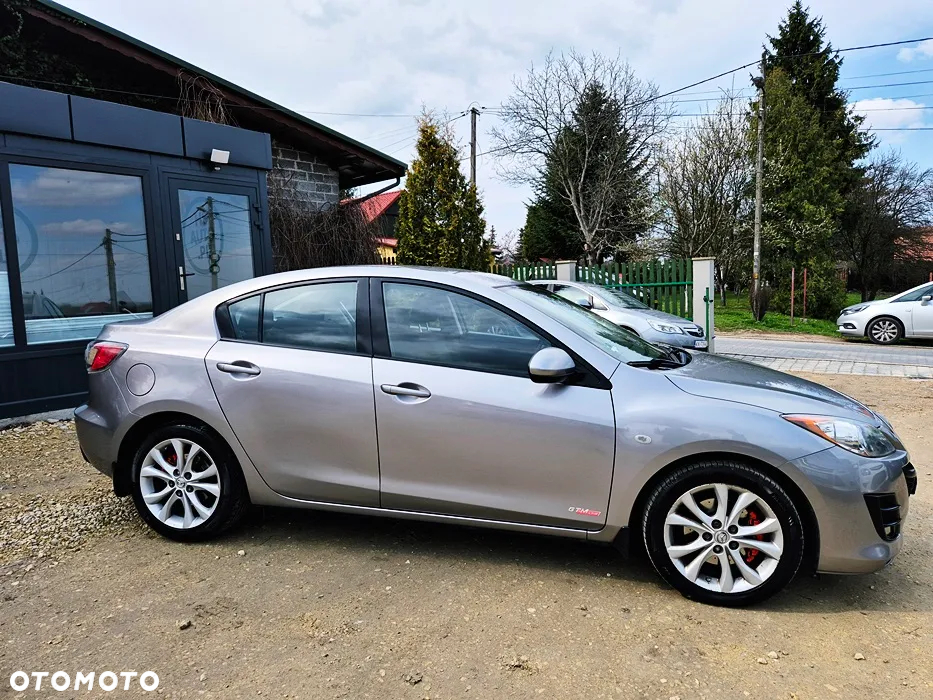 Mazda 3 2.0 Exclusive + - 11