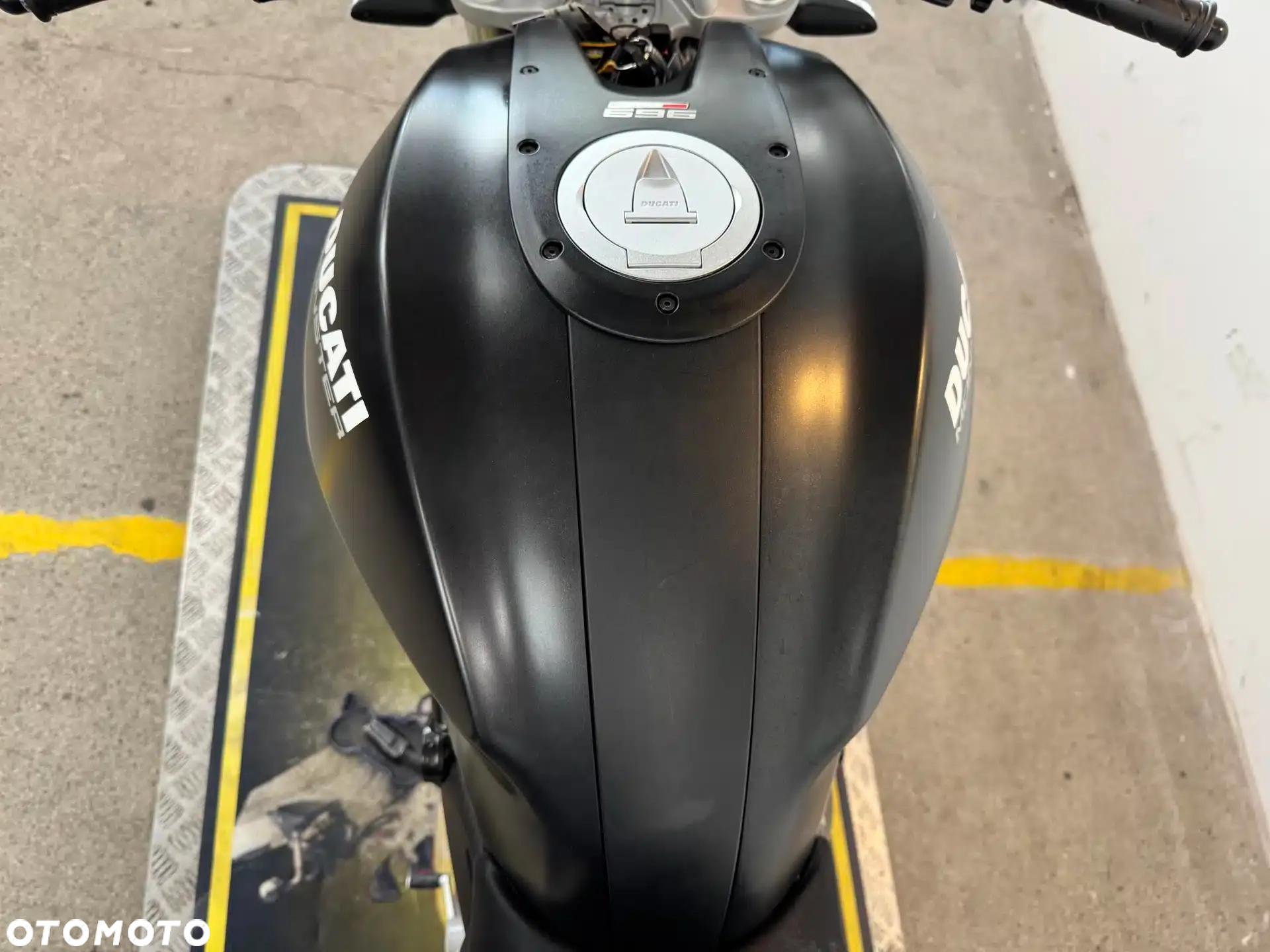 Ducati Monster - 28