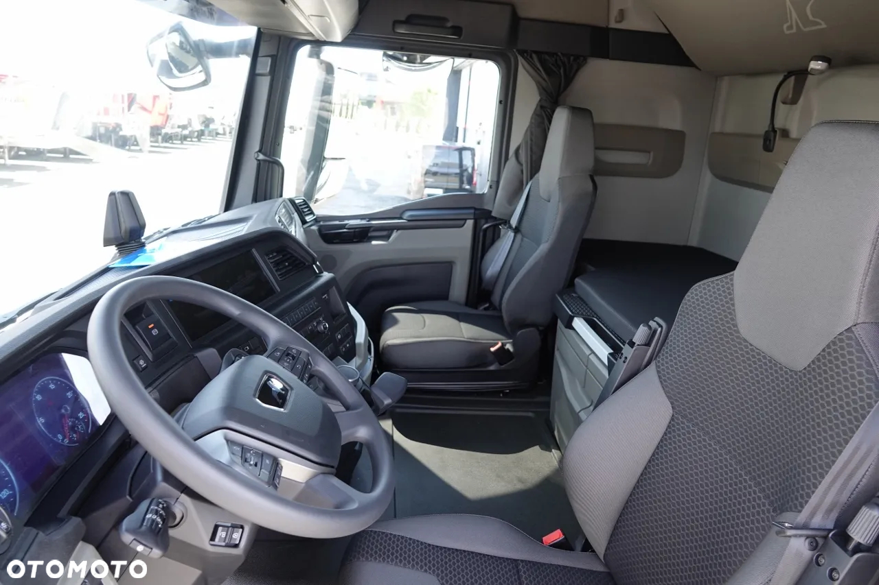MAN TGX 26.520 / 6x2 / CHŁODNIA -8,6 M / AGREGAT THERMO KING T-1000R / 2025 R / OŚ PODNOSZONA / FABRYCZNIE NOWY - 25