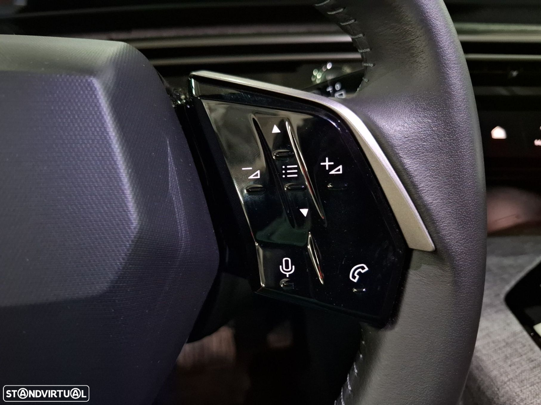 Peugeot E-5008 73 kWh Allure - 18