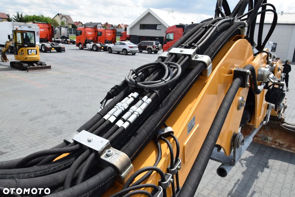 Liebherr A910 COMPACT / KOPARKA KOŁOWA / KABINA / KLIMATYTZACJA / SPYCH / PODPORY / DODATKOWY OSPRZĘT / SPROWADZONA - 18