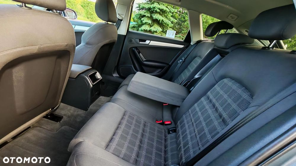 Audi A4 Avant 2.0 TDI DPF clean diesel quattro S tronic Ambiente - 25