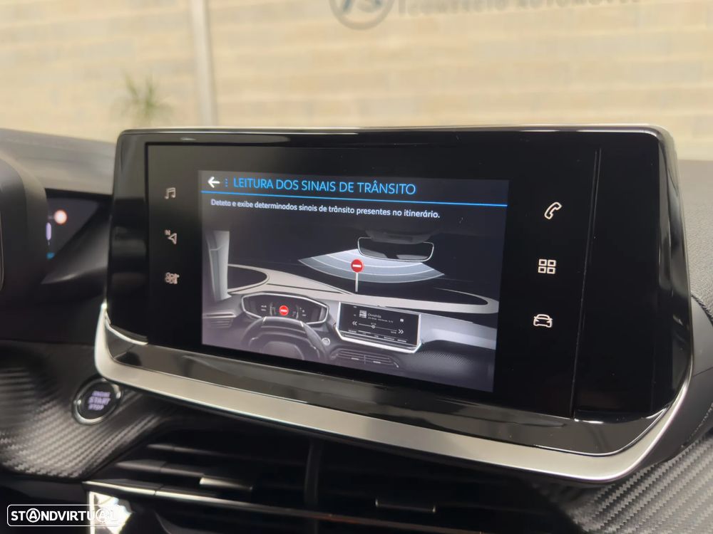 Peugeot 2008 1.2 PureTech Allure Pack - 23