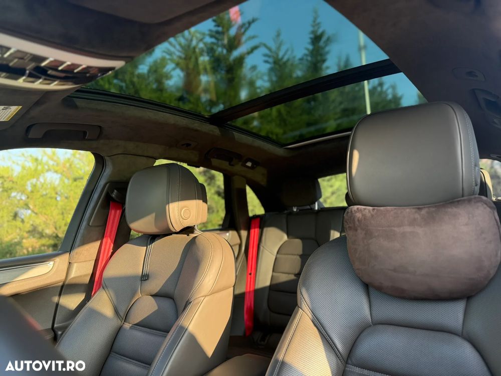 Porsche Macan Turbo PDK - 16