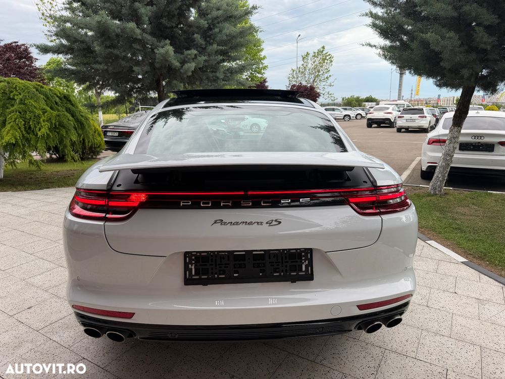 Porsche Panamera 4S Executive - 23