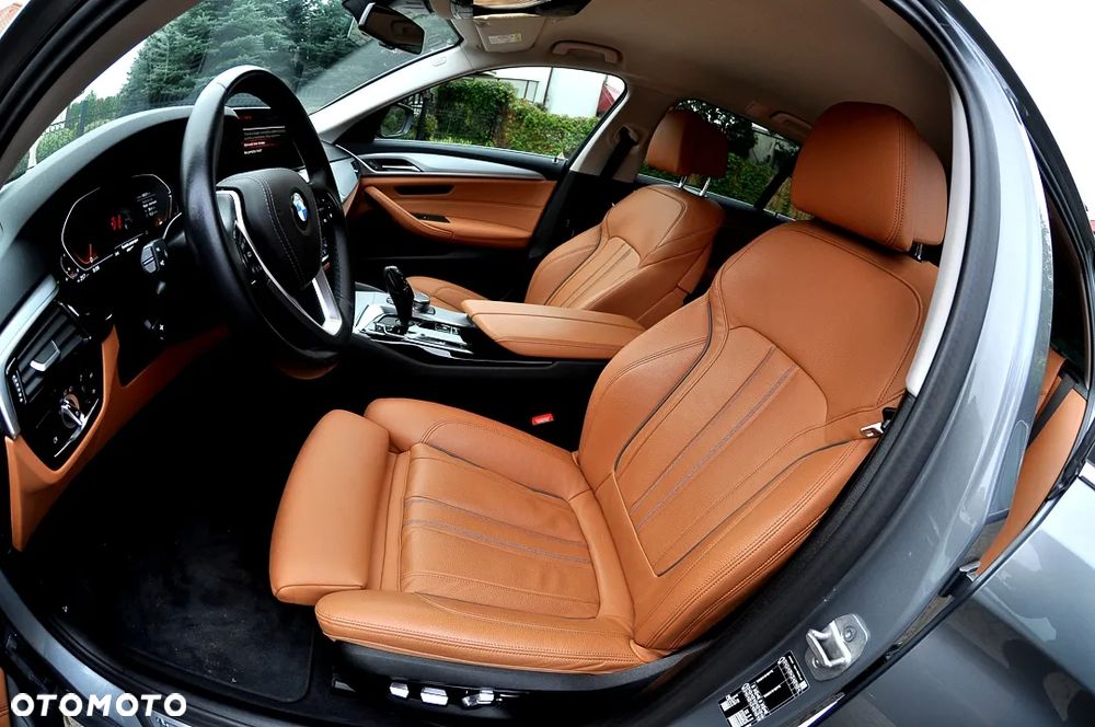 BMW Seria 5 520i Touring - 22