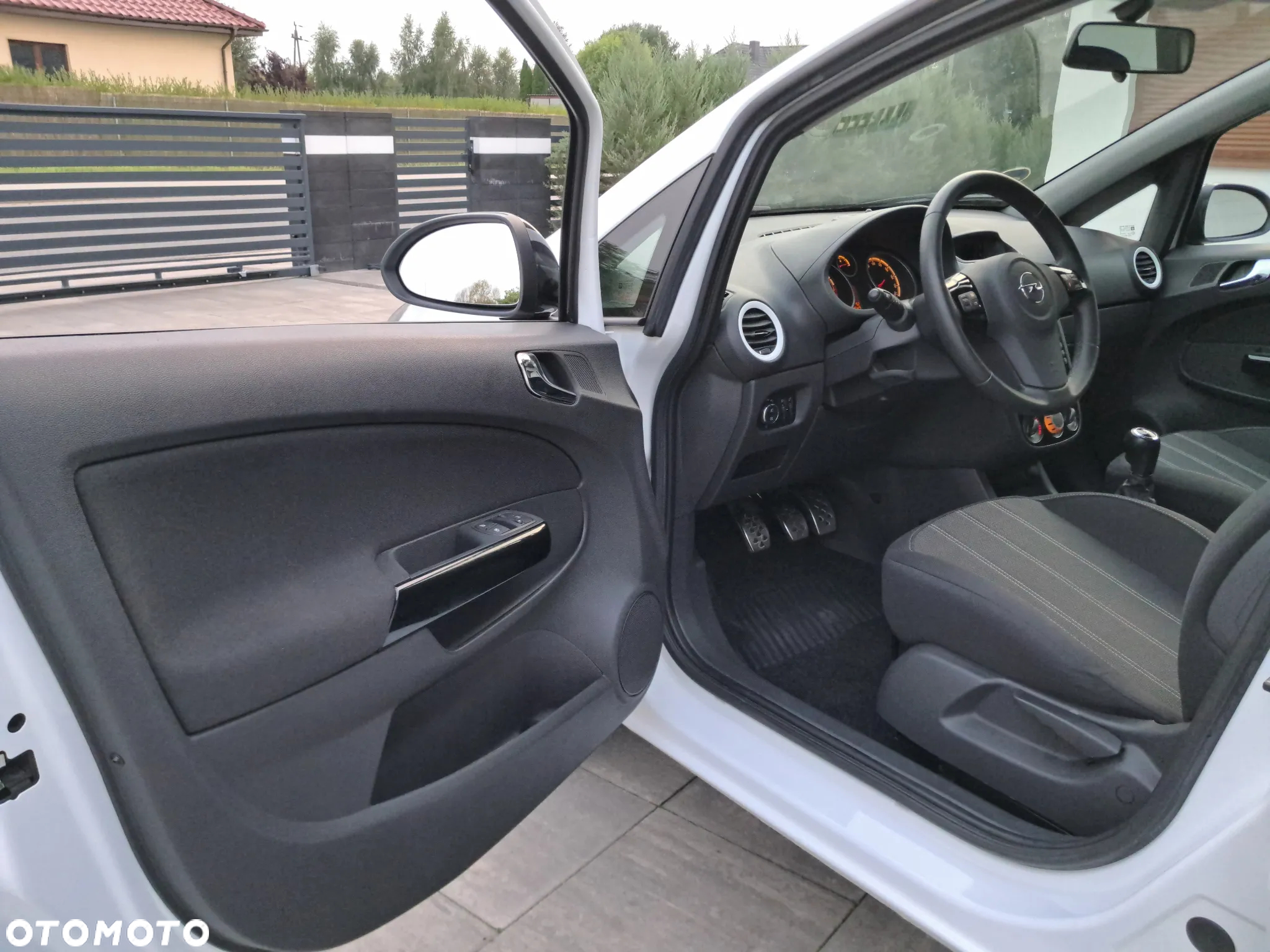 Opel Corsa 1.2 16V Cosmo - 13