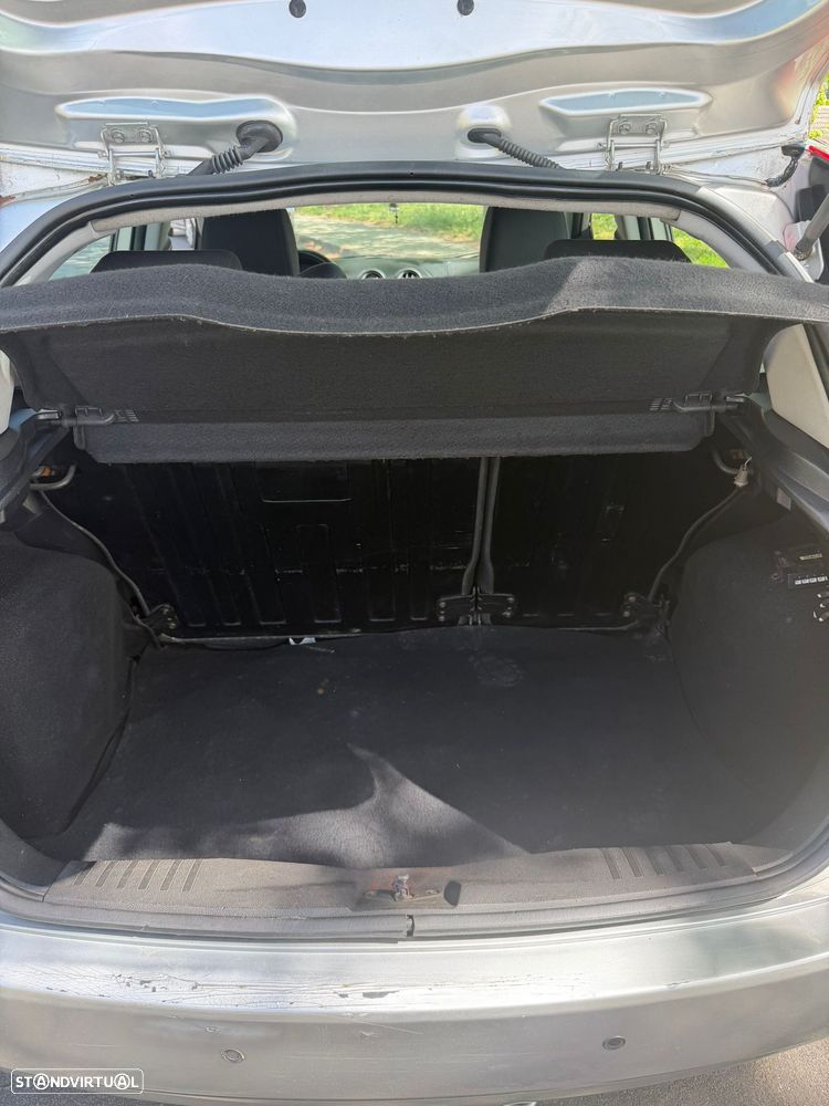 Ford Fiesta 1.4 TDCI Ghia - 23