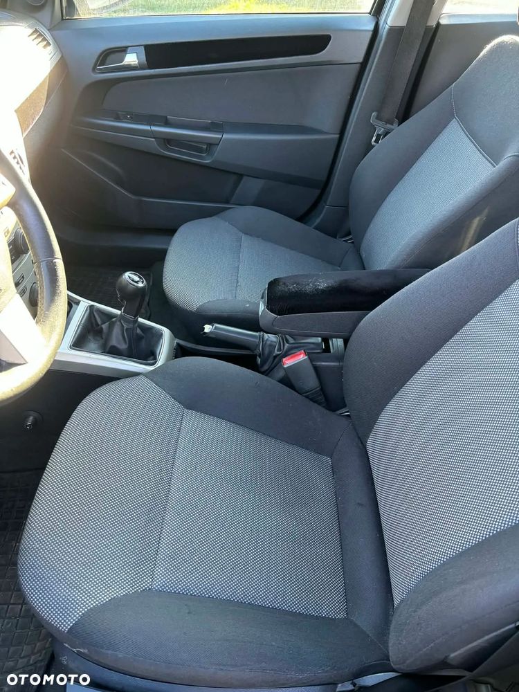 Opel Astra 1.6 Enjoy - 11