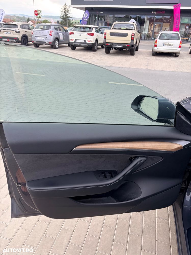 Tesla Model 3 - 18