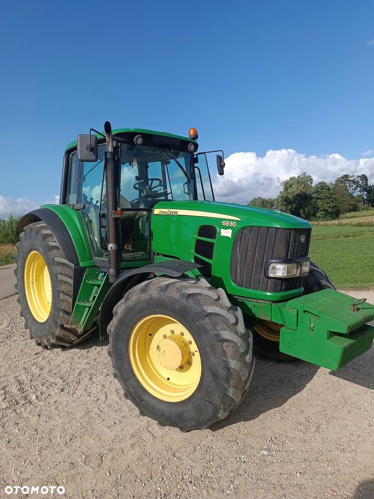 John Deere 6930