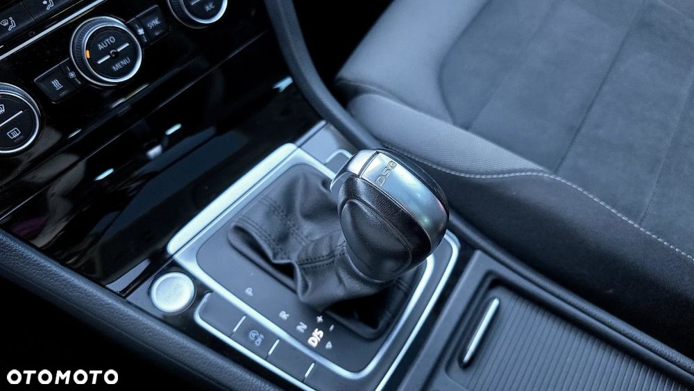 Volkswagen Golf 2.0 TDI SCR DSG Highline - 30