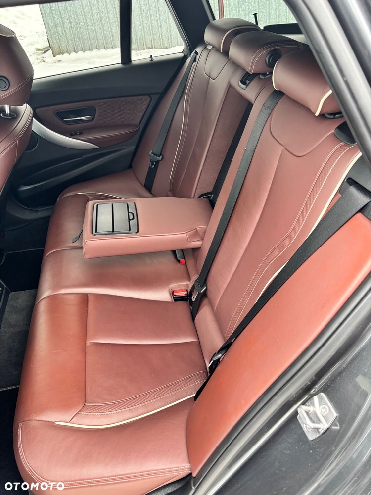 BMW Seria 3 330d xDrive M Sport - 26
