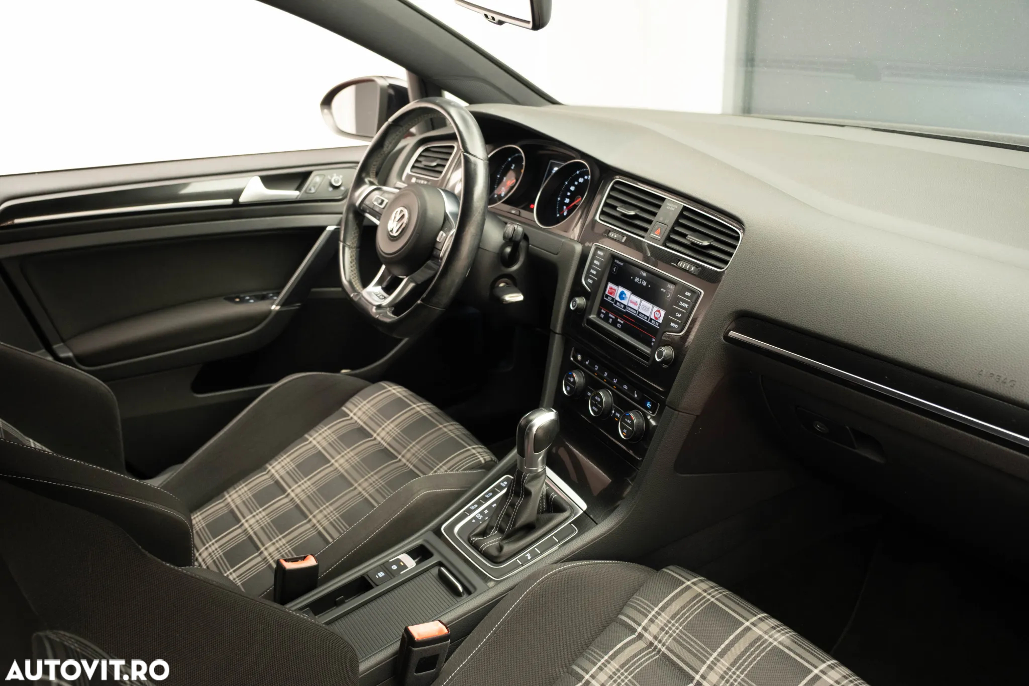 Volkswagen Golf 2.0 TDI DSG GTD - 26